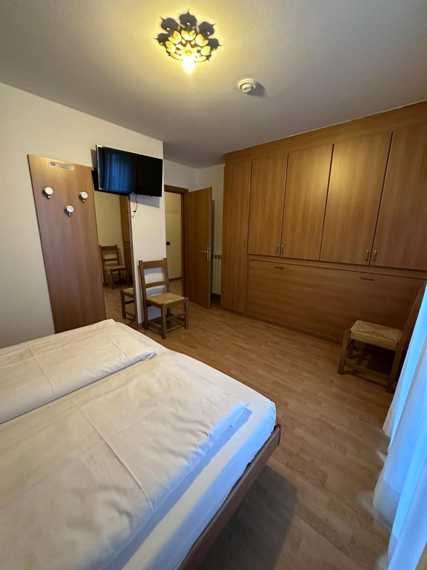Hotel Denny Пінцоло Екстер'єр фото
