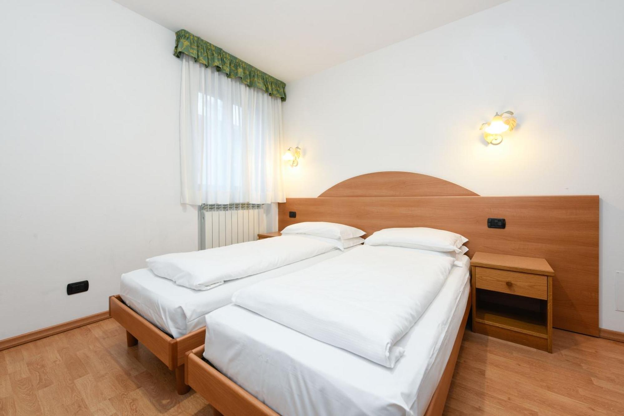 Hotel Denny Пінцоло Екстер'єр фото