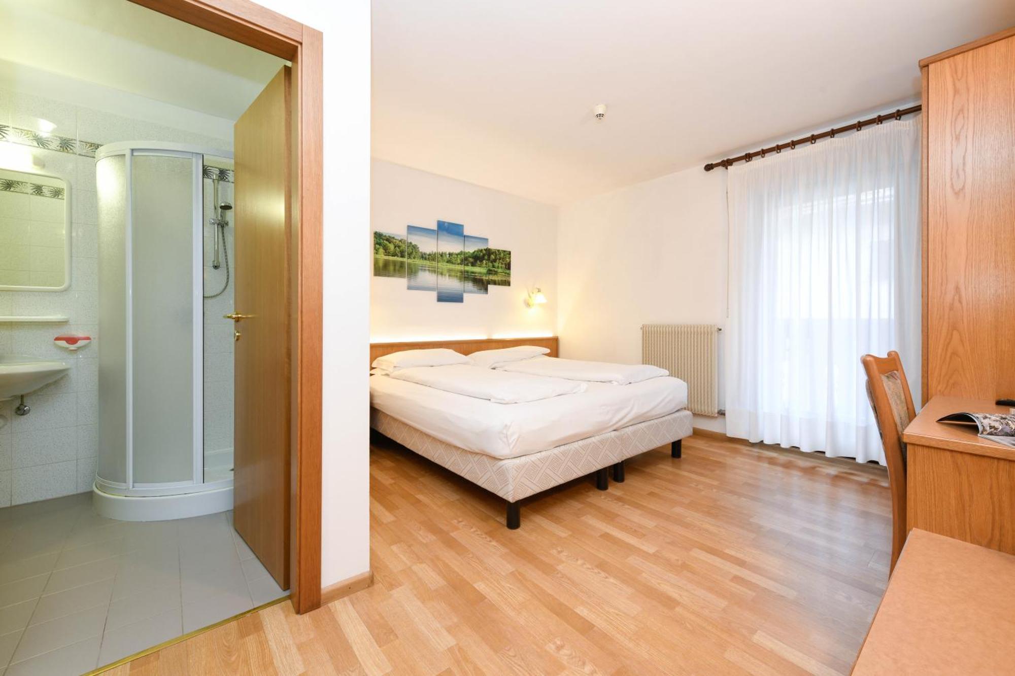 Hotel Denny Пінцоло Екстер'єр фото